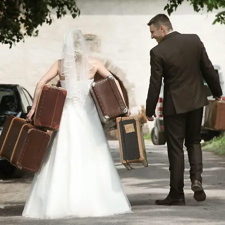 Konukevi Rittergut Positz 3*