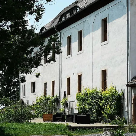 Konukevi Rittergut Positz 3*